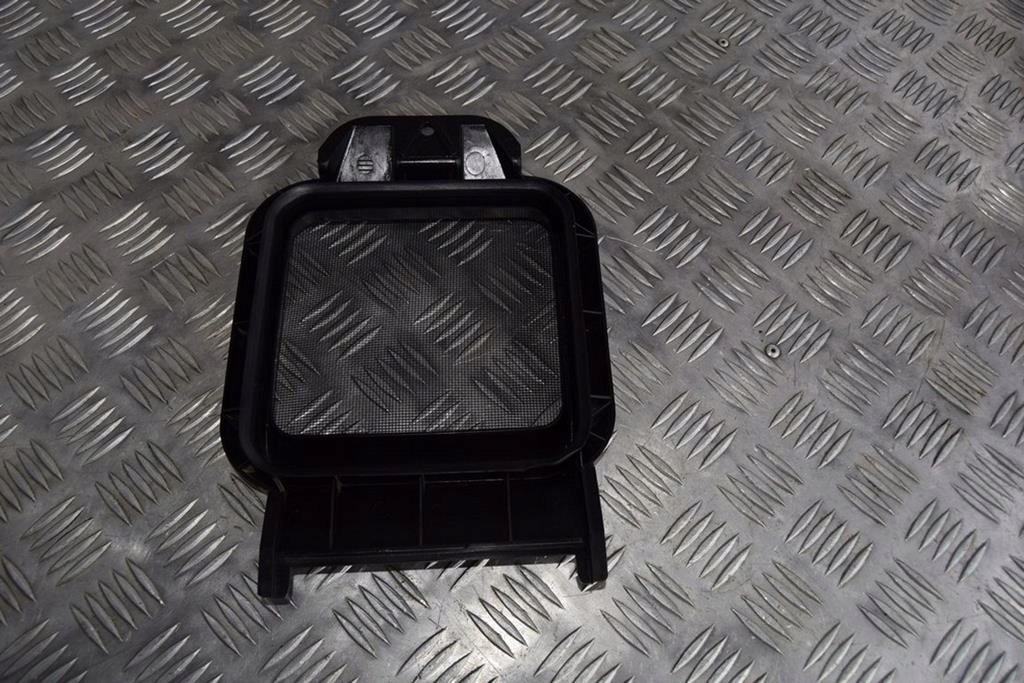 SIATKA OSŁONA NAGRZEWNICY JEEP PRAWA CHEROKEE KL Numer katalogowy części 68083487AD