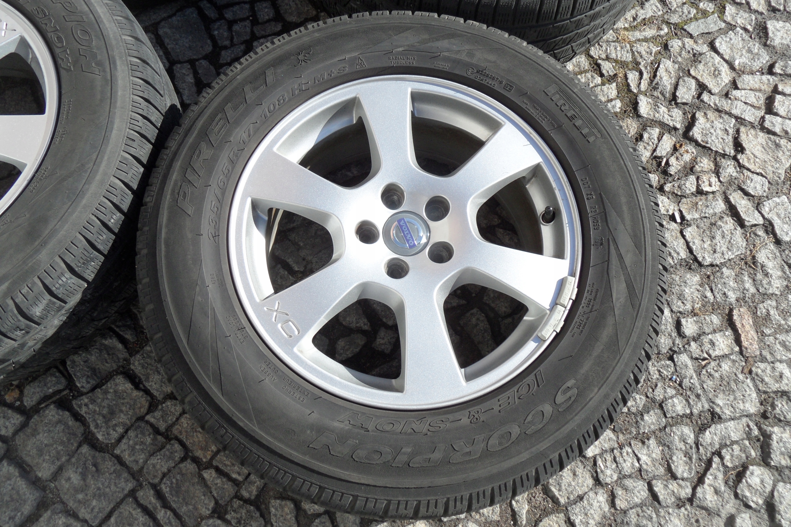 KOŁA FELGI ALUMINIOWE Z OPONAMI VOLVO XC60 Producent felg Volvo OE