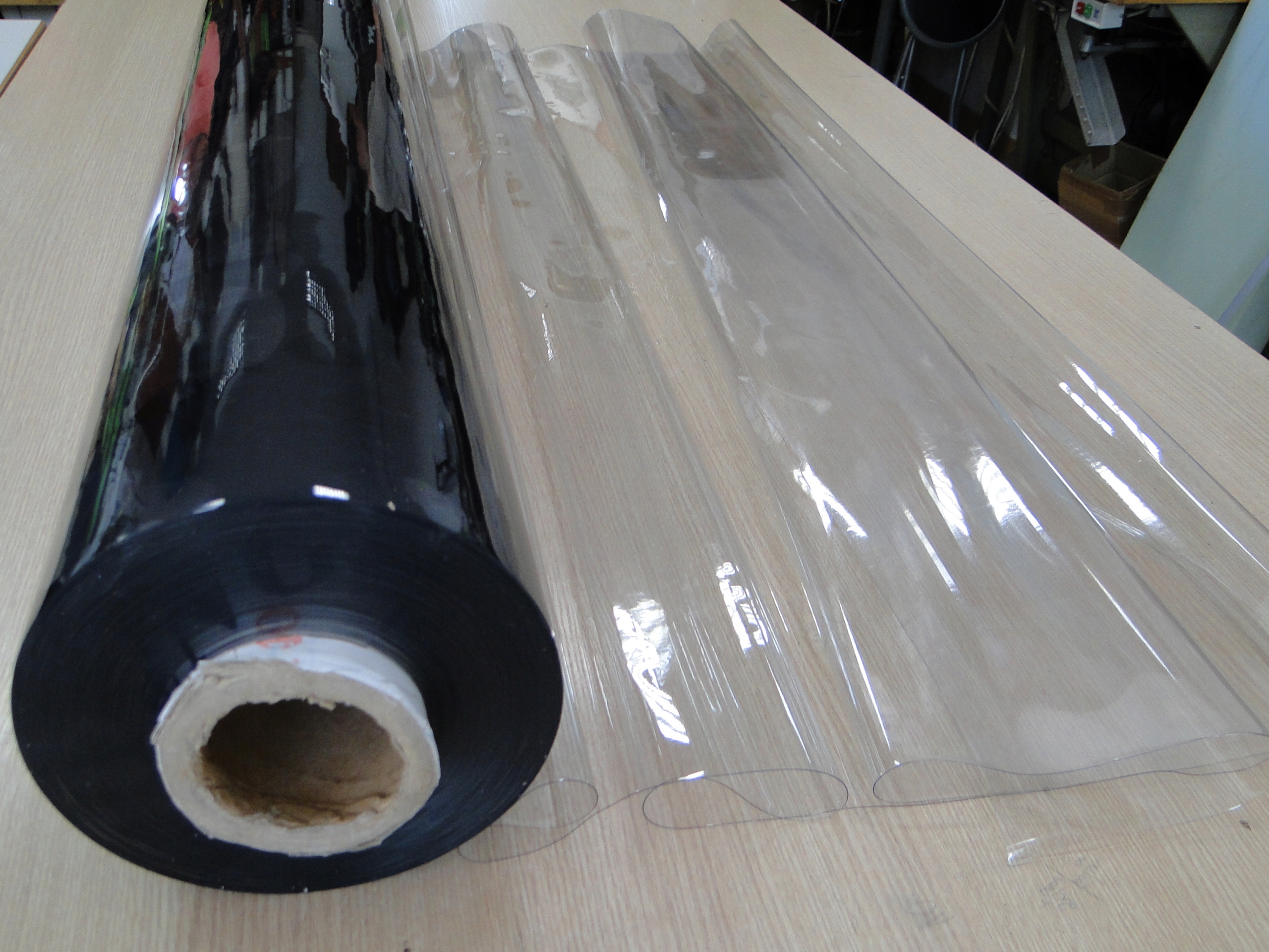 Folia PVC PCV 0,4 mm przezroczysta do altan, okien Producent Sari