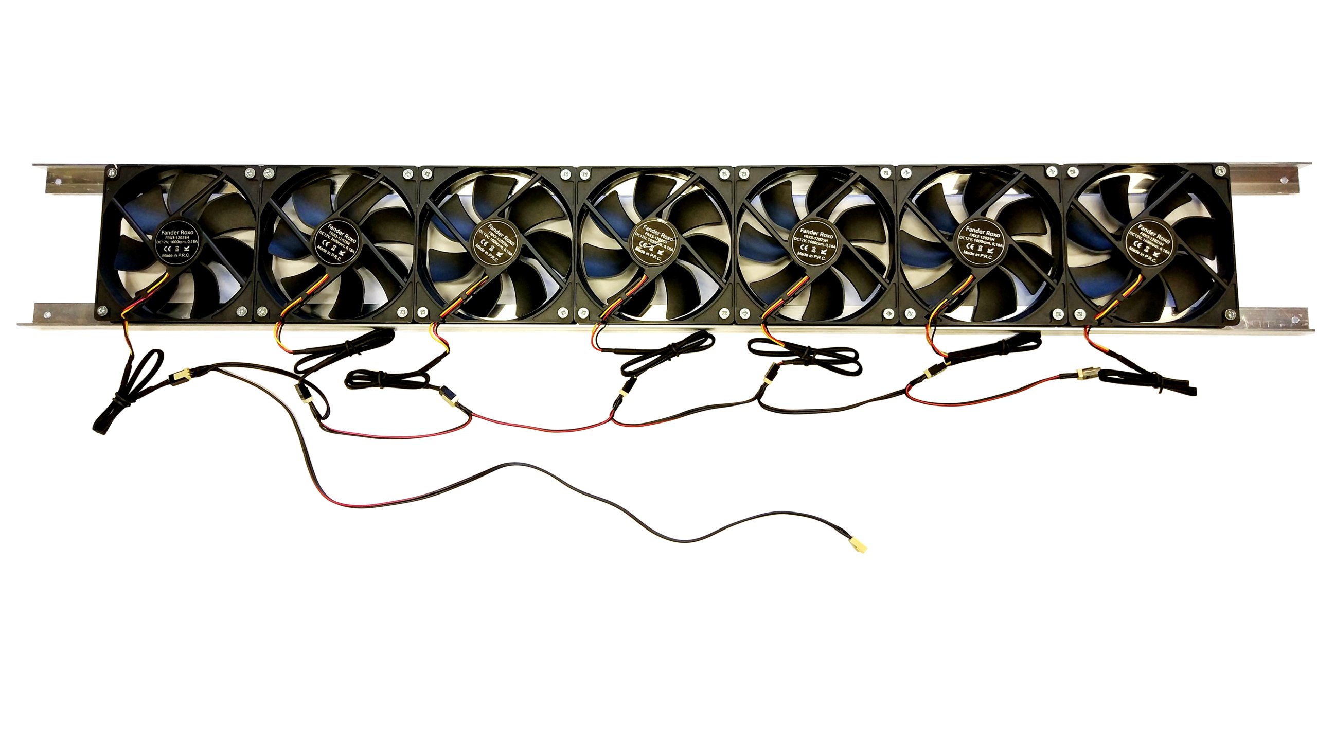 Rozgałęziacz na 4 wentylatory 3pin przedłużacz rozgałęźnik EAN (GTIN) 5903293192139