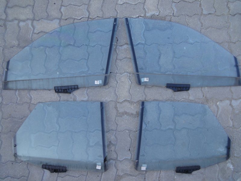 AUDI A8 D2 боковое стекло двойная дверь ПД л