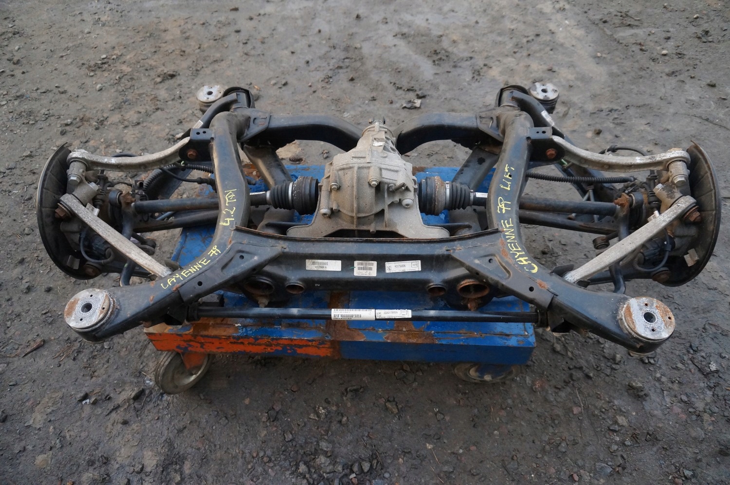 ZAWIESZENIE TYŁ WÓZEK PORSCHE CAYENNE 7P 4.2 TDI