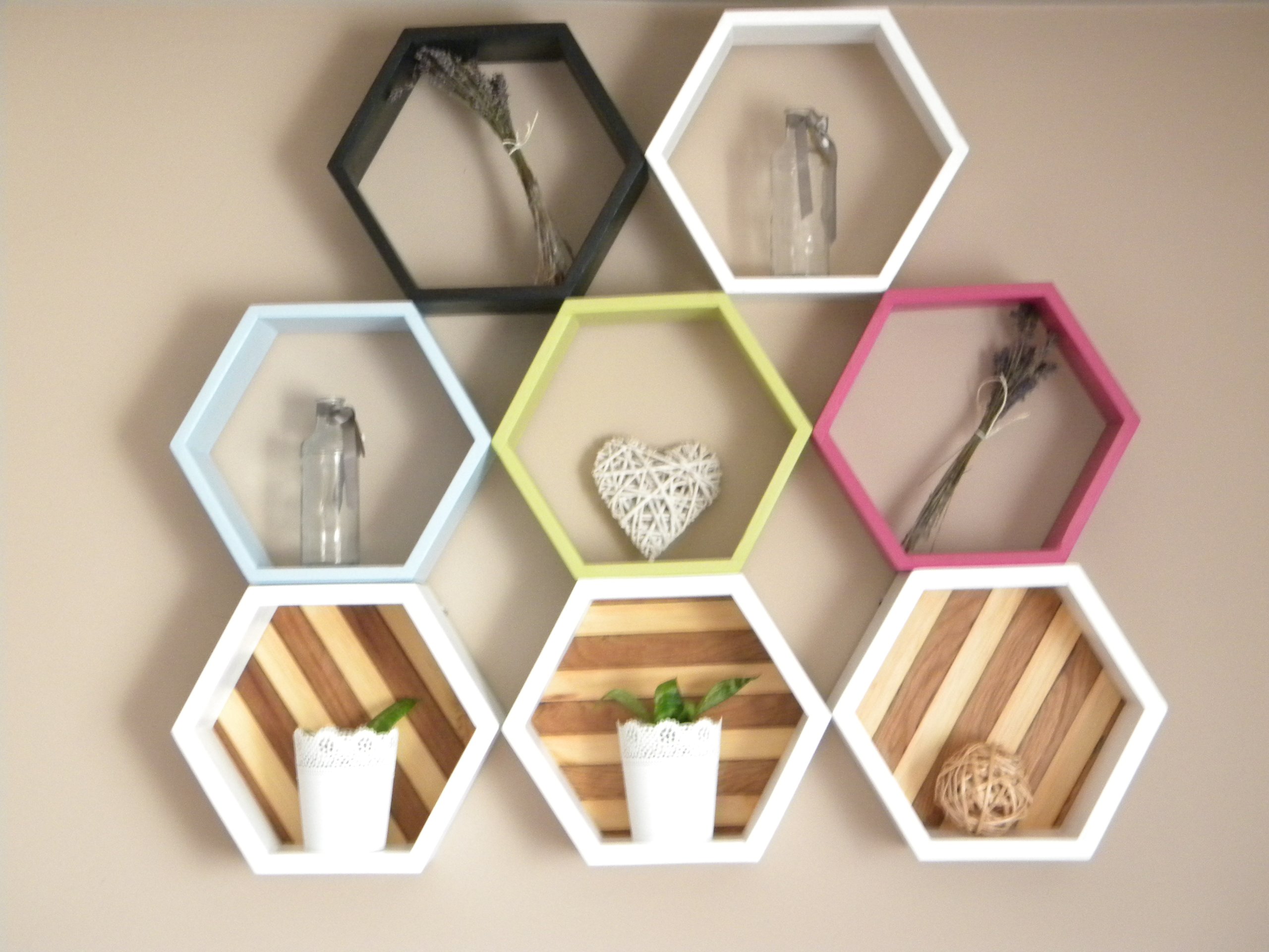 DREWNIANA PÓŁKA PLASTER MIODU HEXAGON CZARNA Kolor mebla Czarny