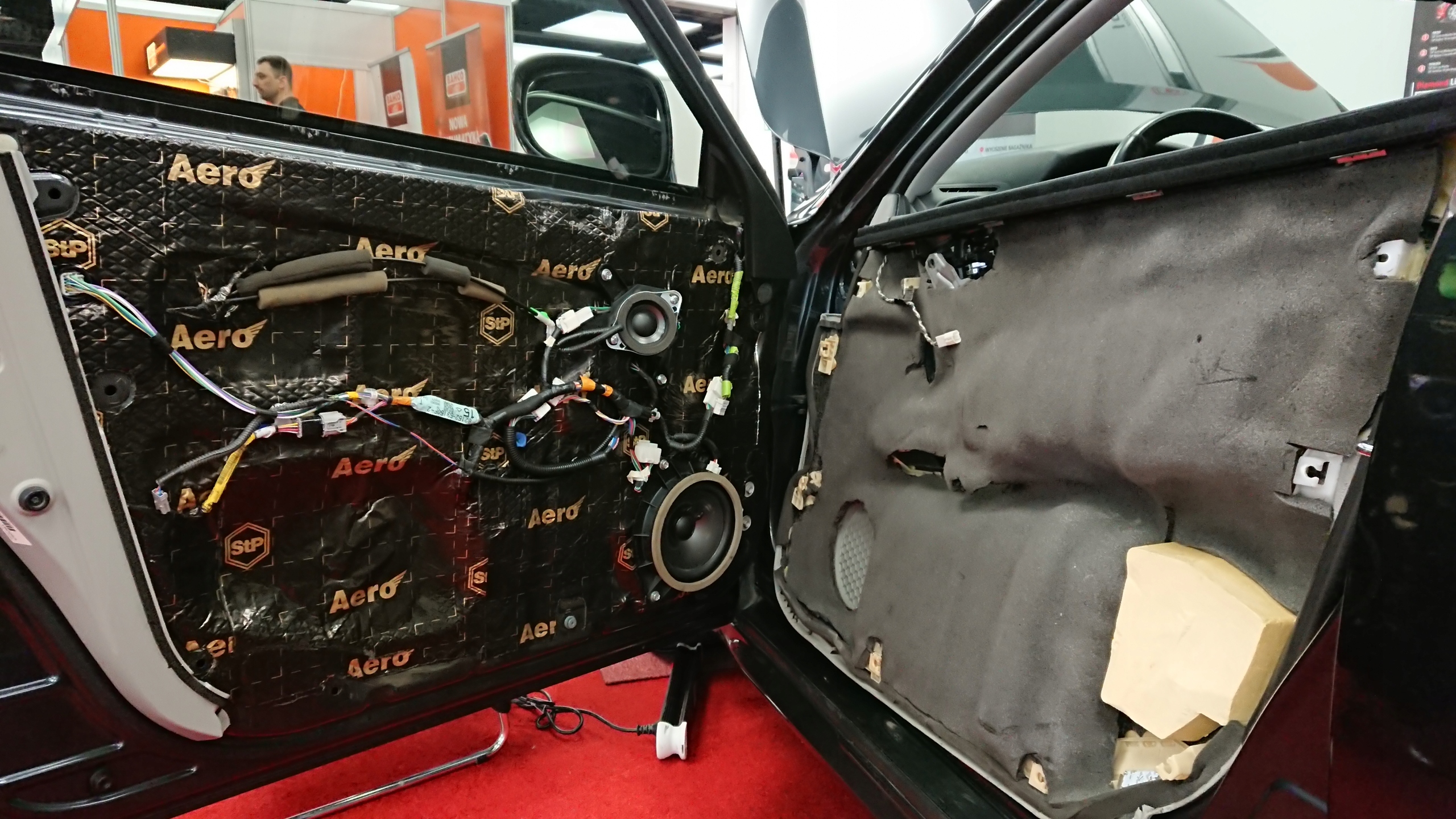 StP Aero 2 3mm lekkie maty wygluszajace z butylu Car type 4x4 SUV Passenger cars Cargo vans Trucks RVs Buses Undefined