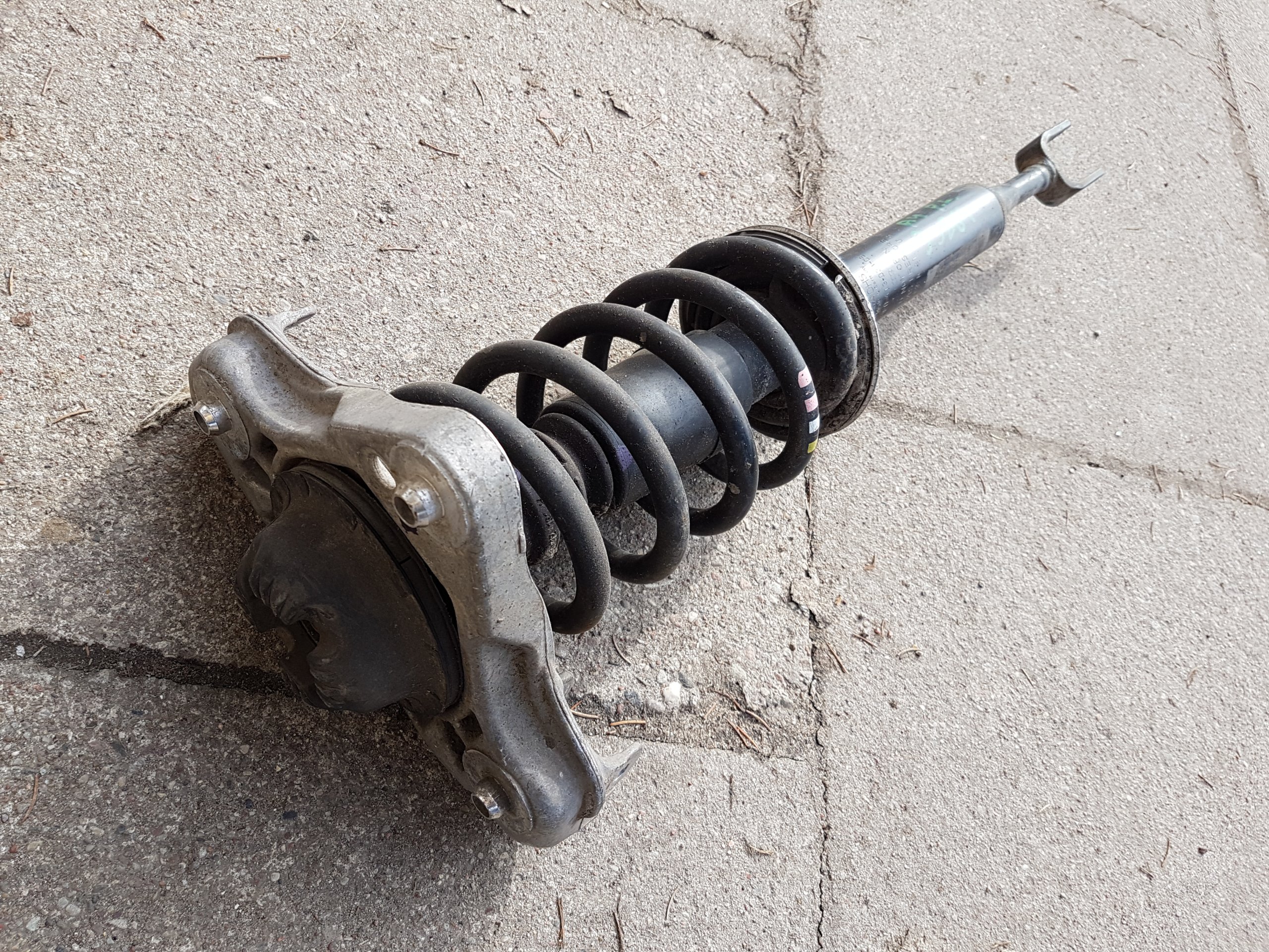 АМОРТИЗАТОР ПЕРЕД ЛІВИЙ AUDI A4 B6 B7e0407506a #
