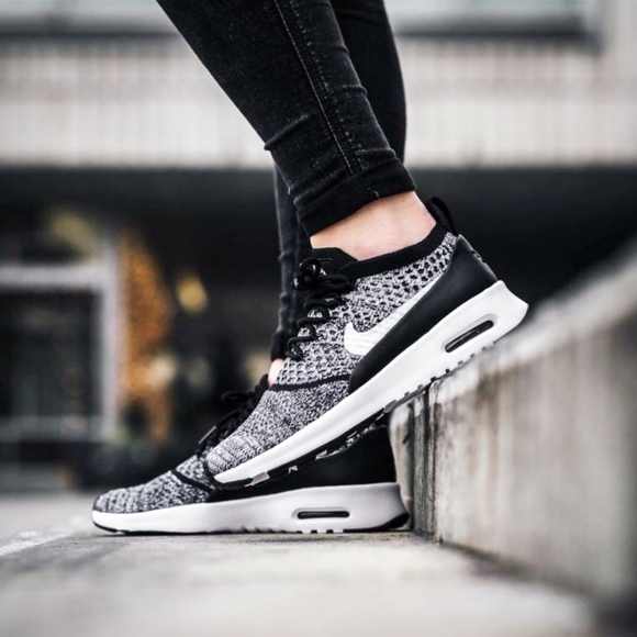 Stylizacje z nike air max thea sales
