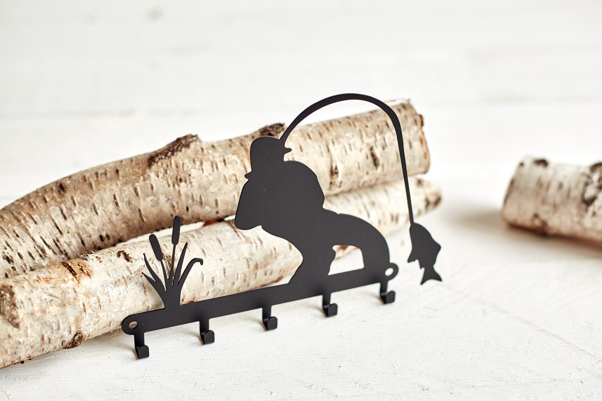 Metalowy wieszak WĘDKARZ RYBAK ryba czarny stal Marka inna