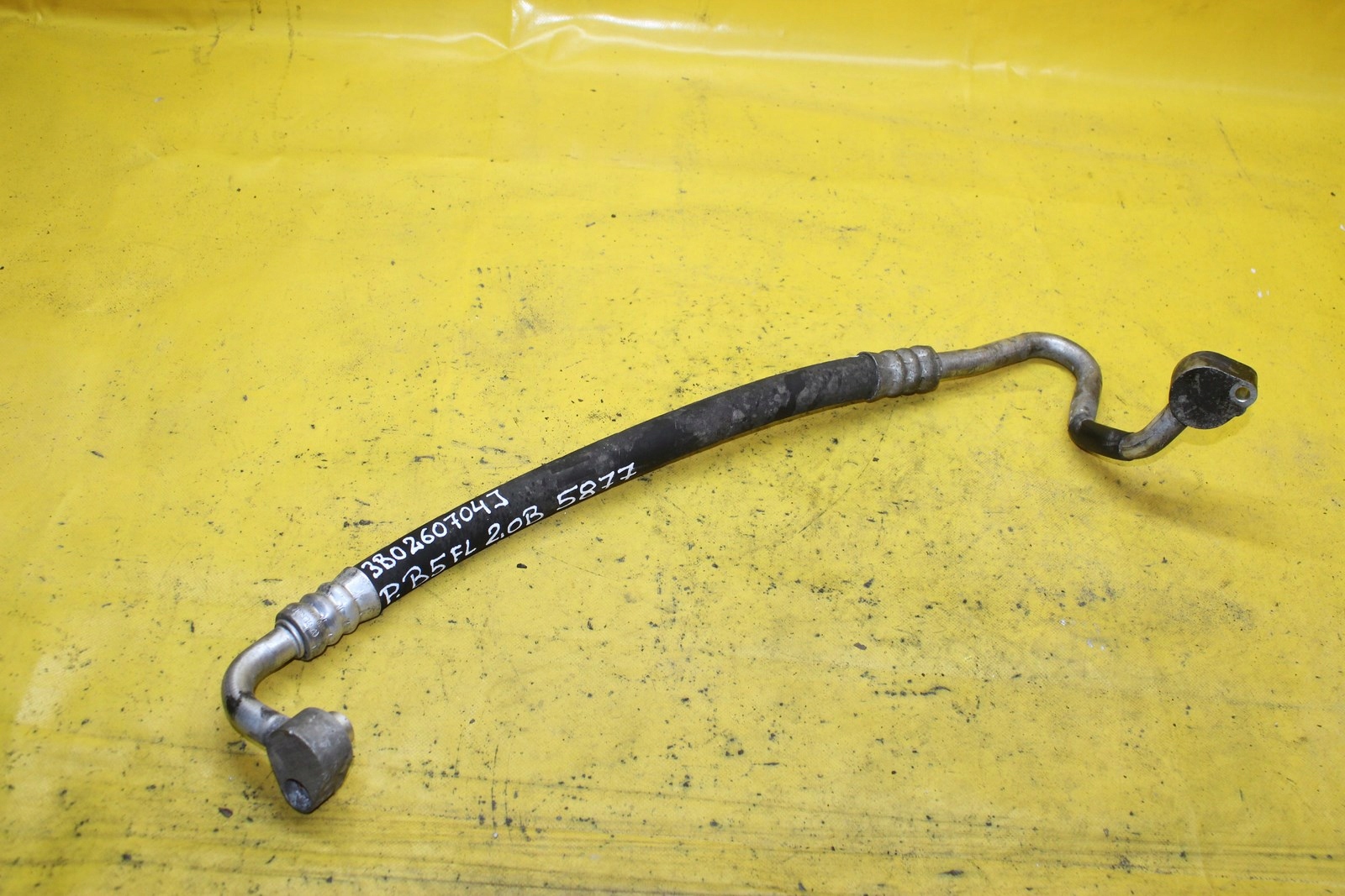 Кабель кондиціонера VW PASSAT B5 2.0 B 3B0260704J