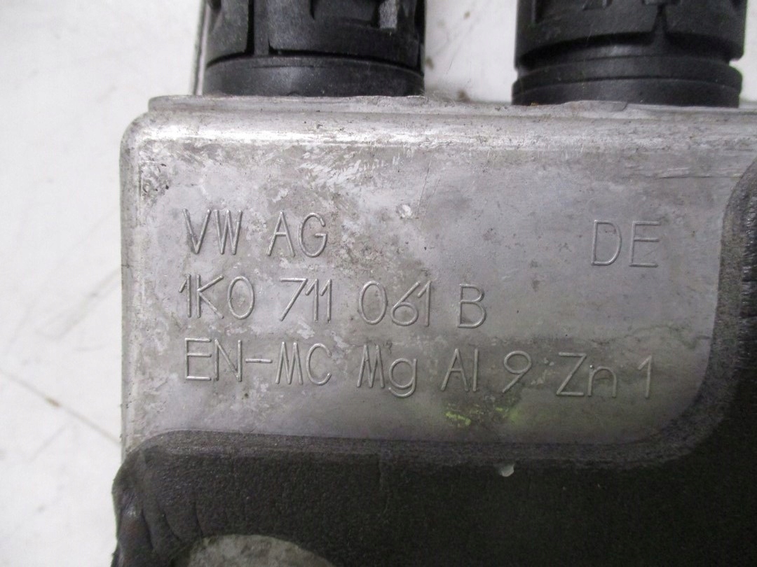 MECHANIZM ZMIANY BIEGÓW 5N0711049T Typ samochodu Samochody osobowe