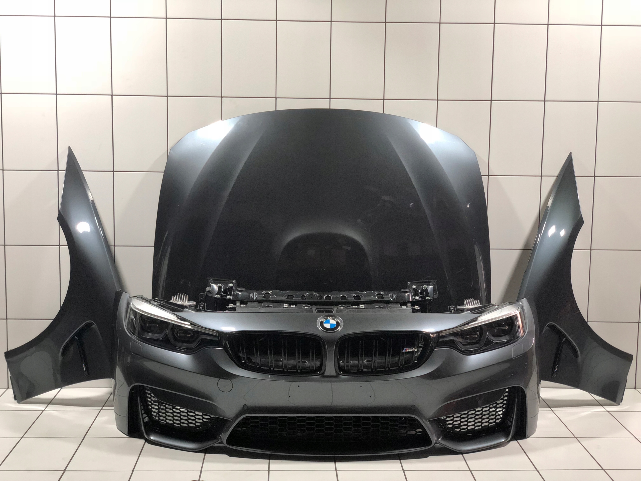 BMW M3 F80 - Капот Бампер Крило Передня панель Перед - B39 мінеральний сірий