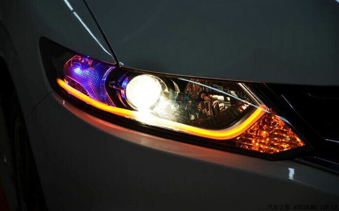 ŚWIATŁA DZIENNE LED DRL PŁYWAJĄCY KIERUNKOWSKAZ 45 Producent części LED