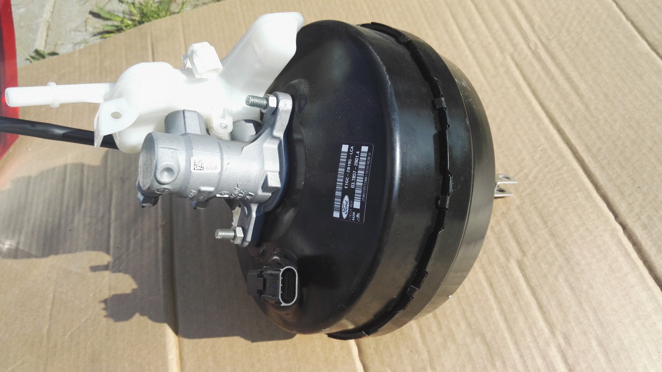 E1GC-2B195-LCA - FORD S-MAX MK2 2016 СЕРВОПРИВІД ГОЛОВНИЙ ГАЛЬМІВНИЙ ЦИЛІНДР