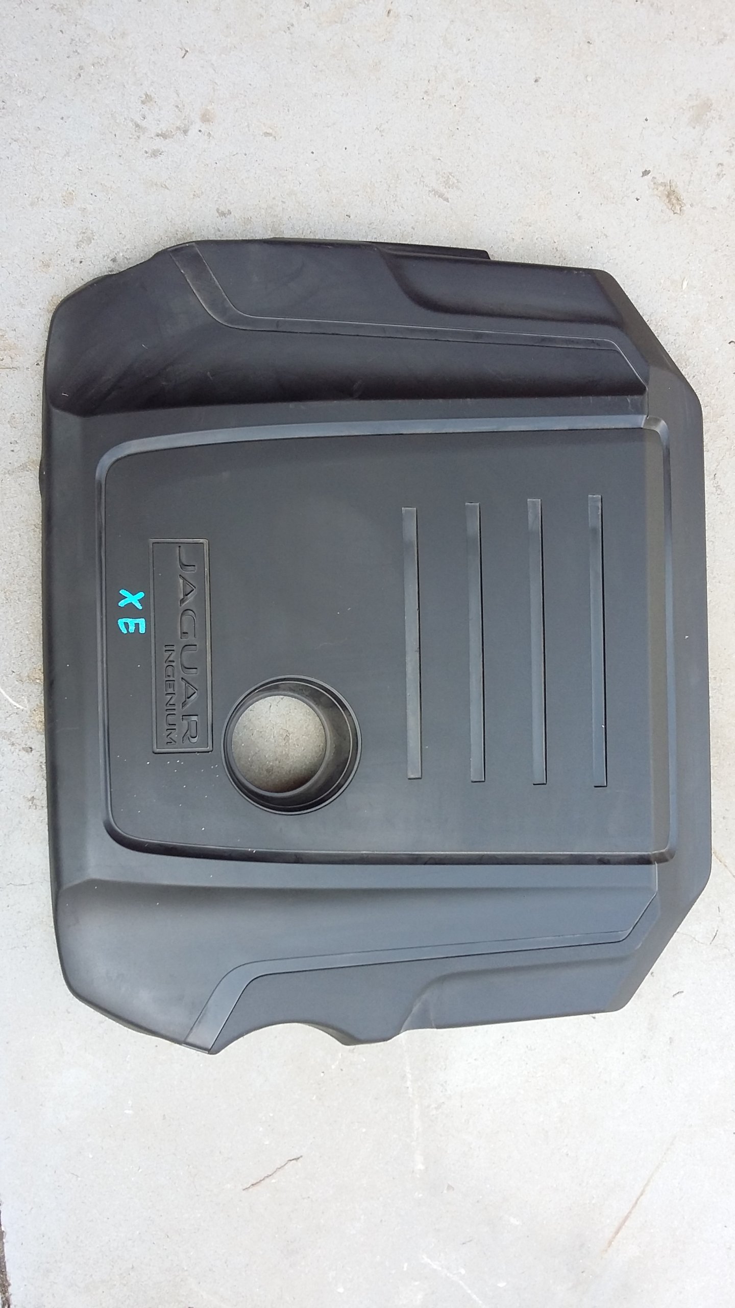 jaguar XE защита крышка Двигателя