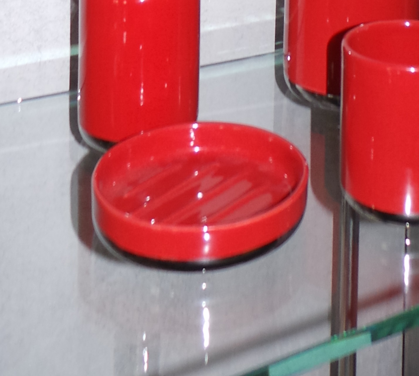 MYDELNICZKA MYDŁO CERAMIKA ŁAZIENKA KOMPLET 1032 Kolor odcienie czerwieni odcienie szarości i srebra