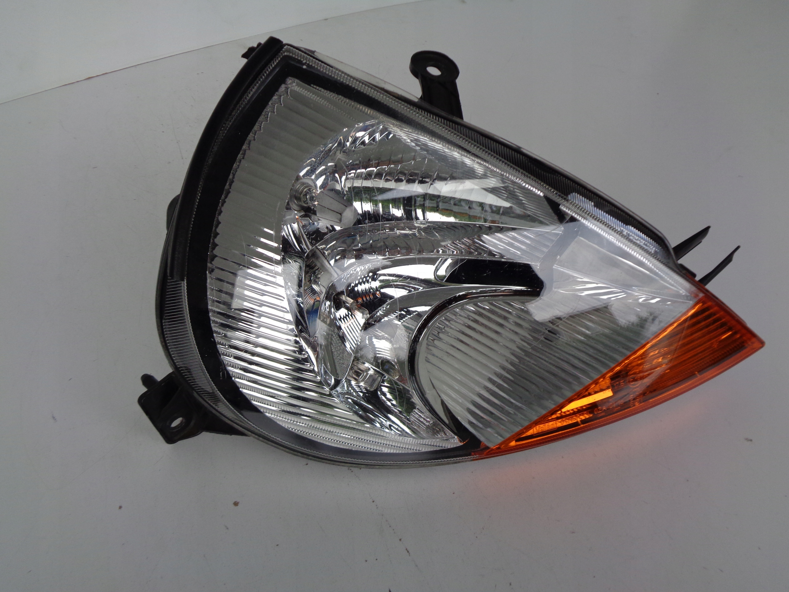 far desna REFLEKTOR FORD KA 98