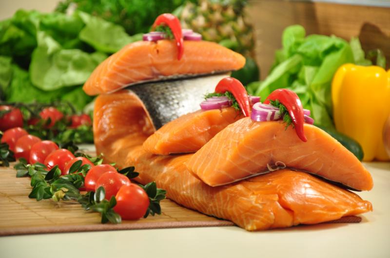 Levně Losos uzený za studena 0,5 kg uzený