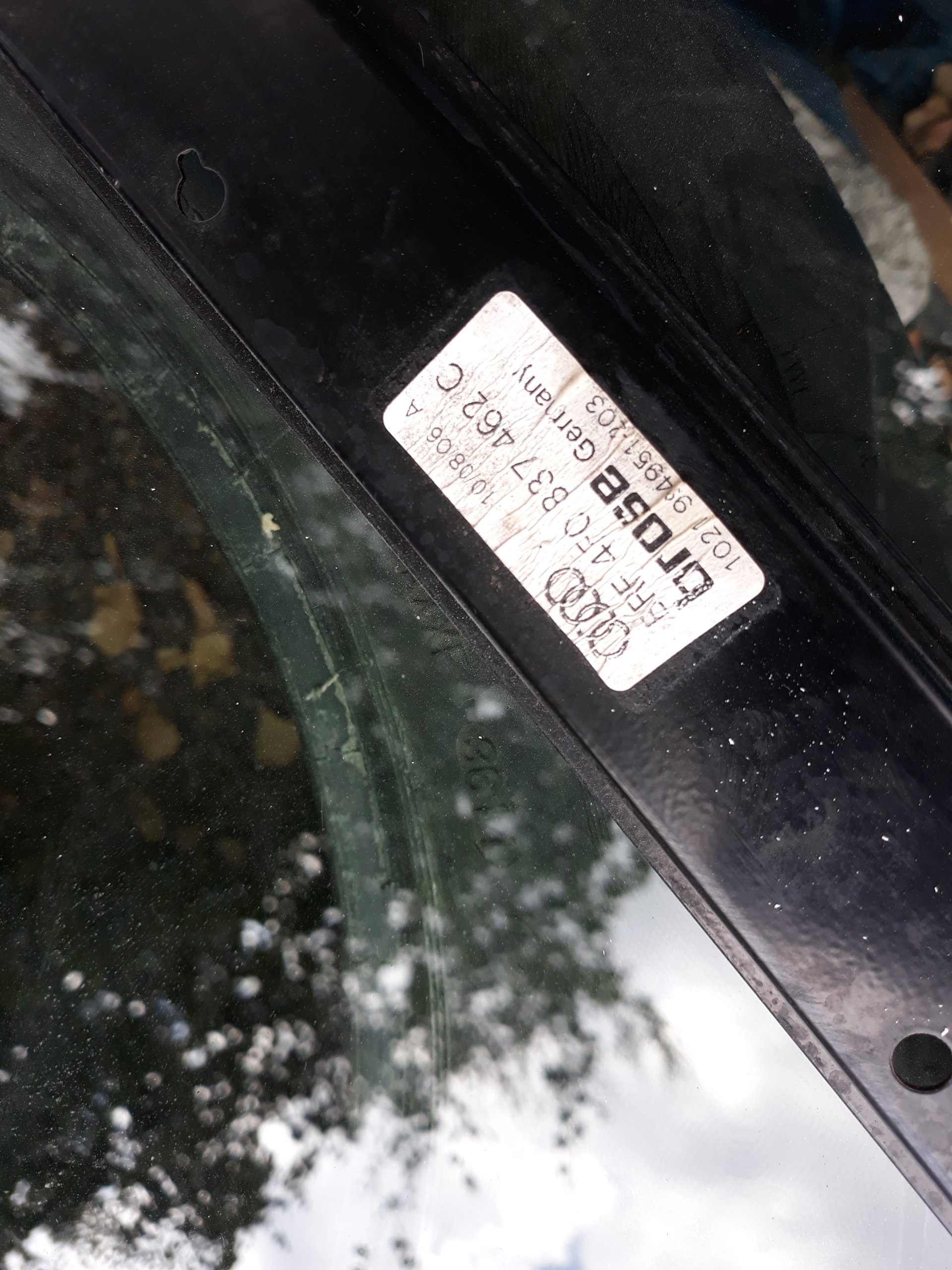 Audi A6 C6 4F0837630 передняя правая оконная рама