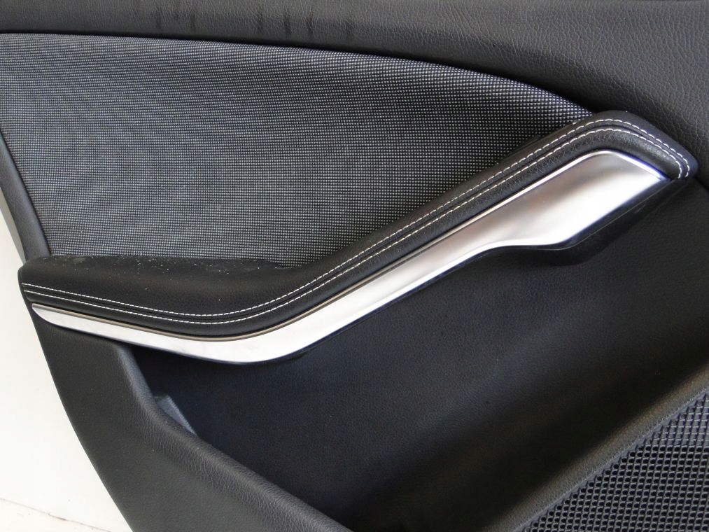 MERCEDES A KLASA W176 TAPICERKA BOCZEK LEWY TYLNY Producent części Mercedes-Benz OE