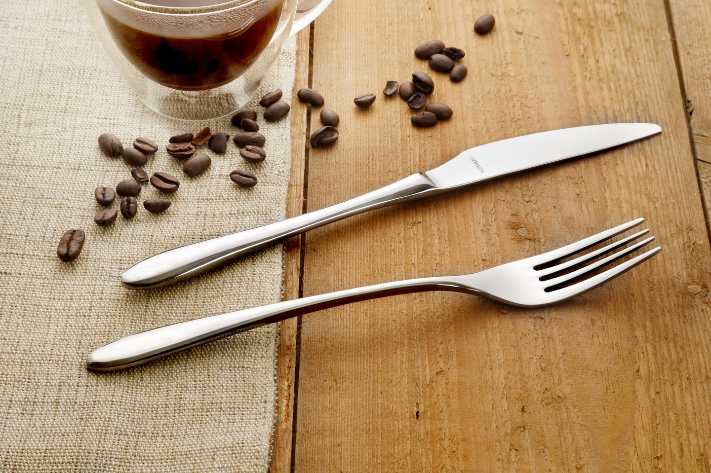 AMEFA 30 SZTUĆCE BIADOWE CUBA ZESTAW 24 + WIDELCZYKI DESEROWE TORTU 6 OSÓB Materiał wykonania metal