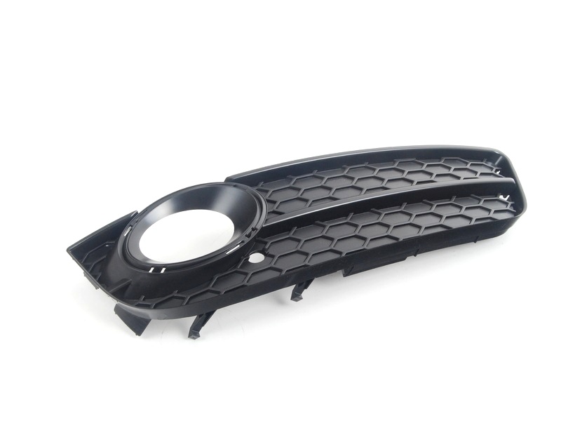 8T080768201C - Решетка решетки галогена Audi A5 заглушка правая ASO