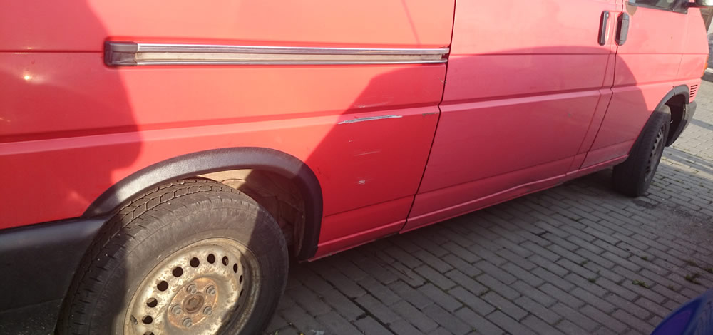 NAKŁADKI BŁOTNIKA BŁOTNIKÓW VW Transporter T4 Producent części Inny