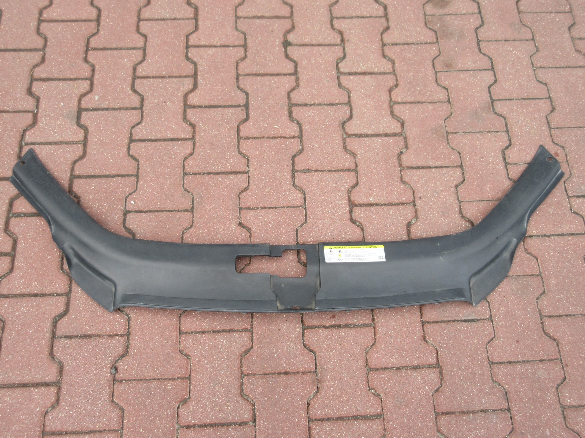 AUDI Q7 nakładka na pas osłona 4L0807081