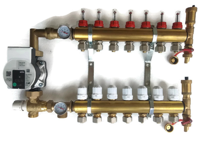 Rozdělovač 12 s čerpací skupinou Wilo pro podlahové krytiny