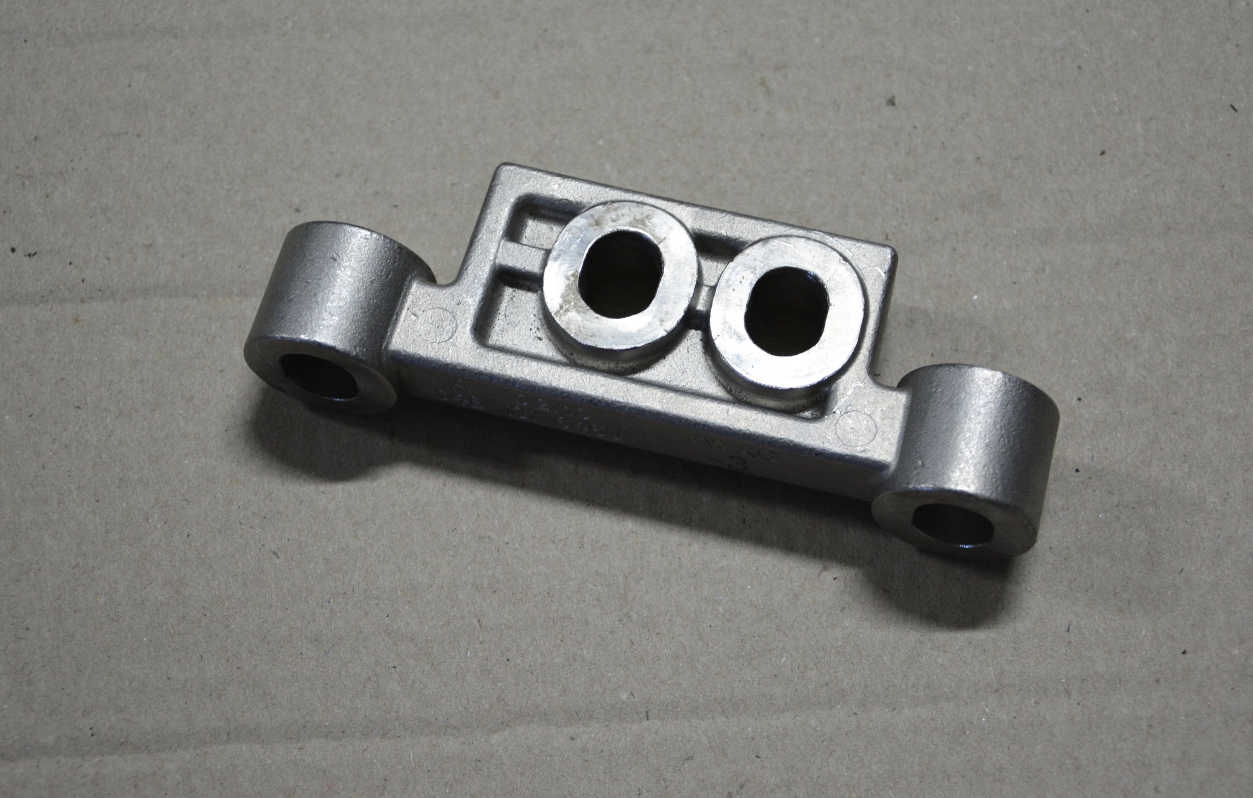 04B131645J VW POLO 6R 1.4 TDI MOCOWANIE UCHWYT DPF