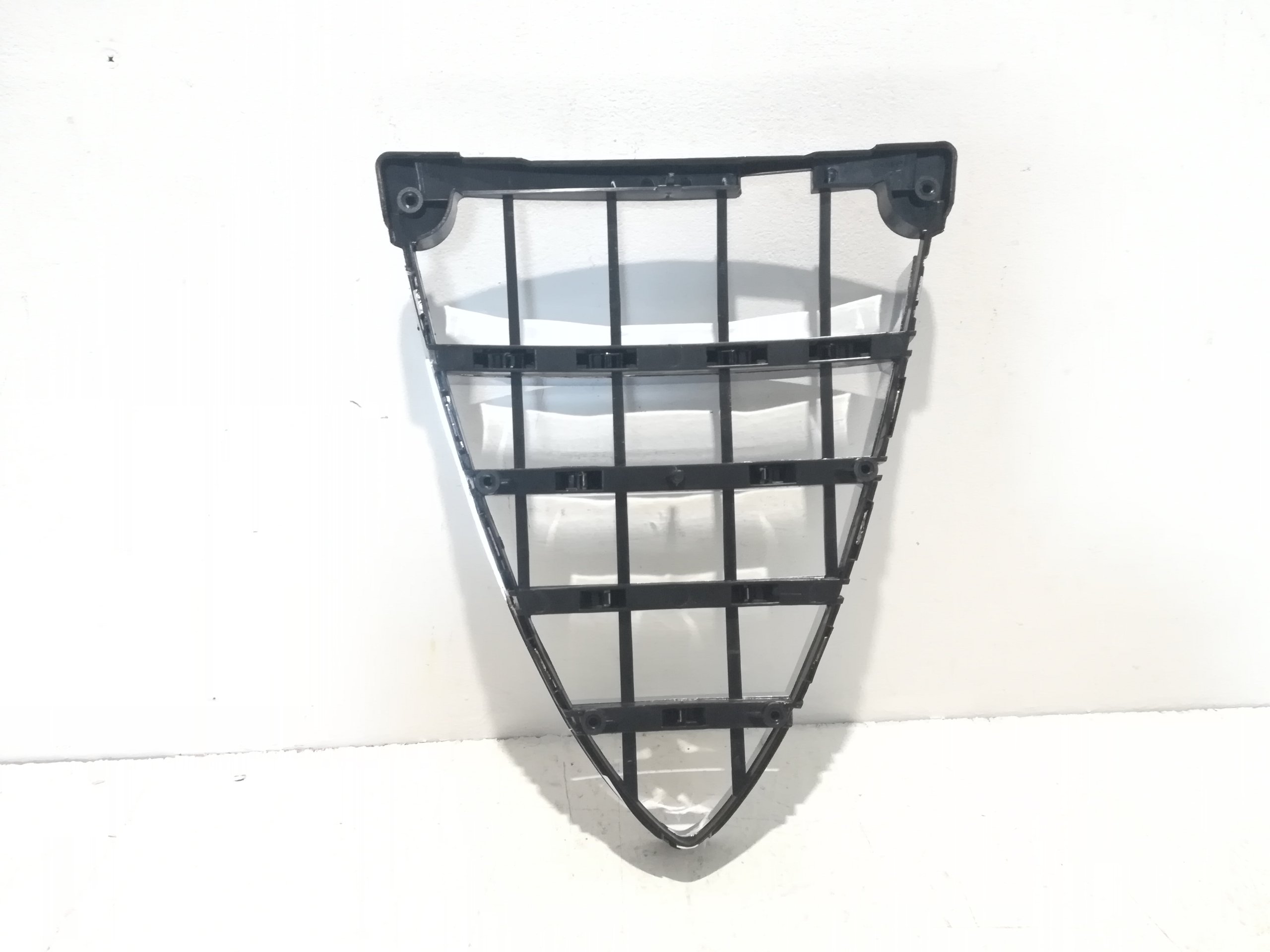 GRILL ATRAPA KRATKA ALFA ROMEO 159 05-12r CHROM Typ samochodu Samochody osobowe