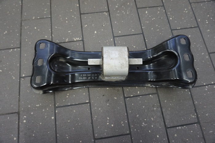 Лапа кріплення коробки передач MERCEDES W205