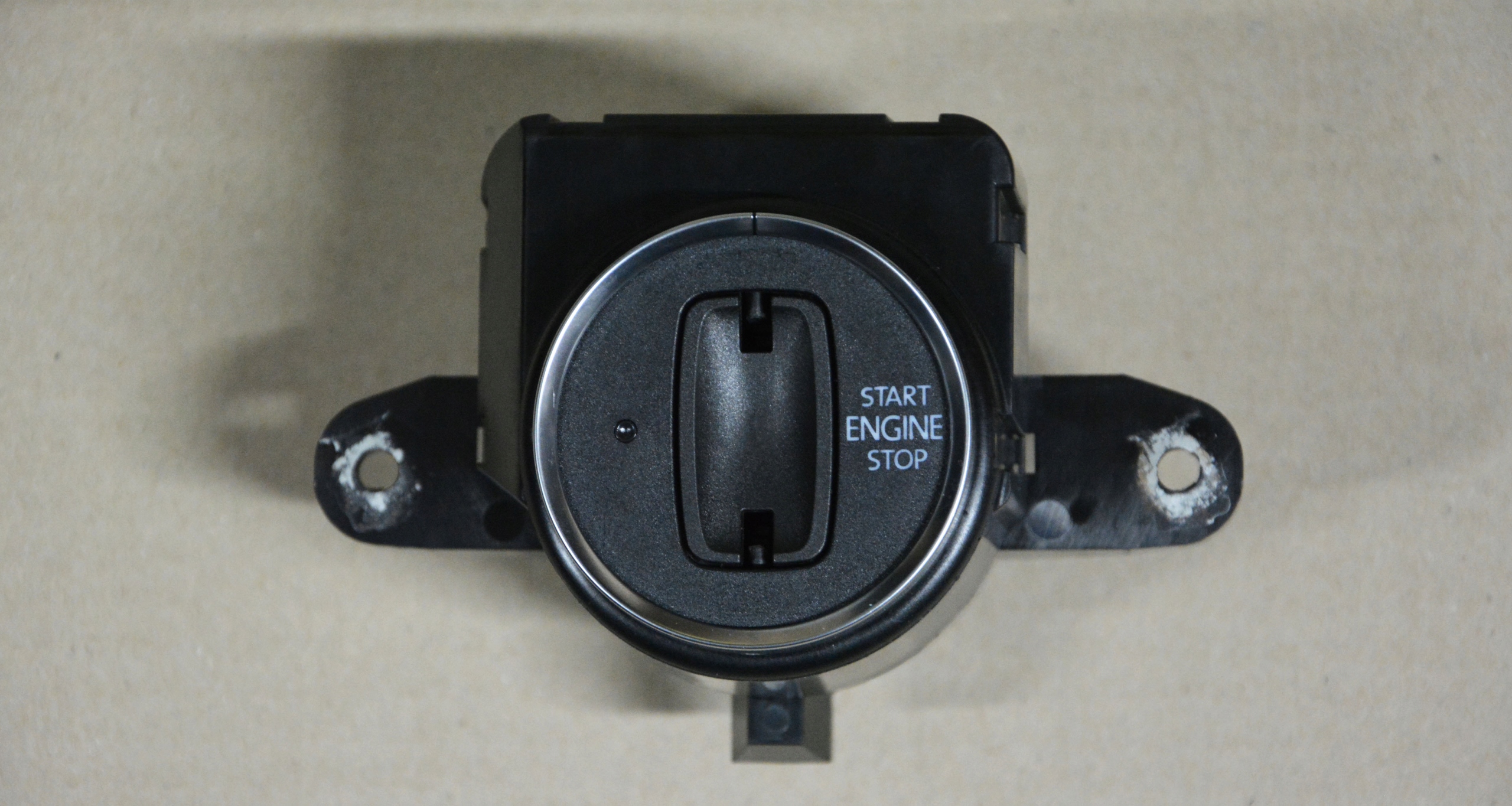 7P6905843B VW TOUAREG 7P ЗАМОК ЗАЖИГАНИЯ