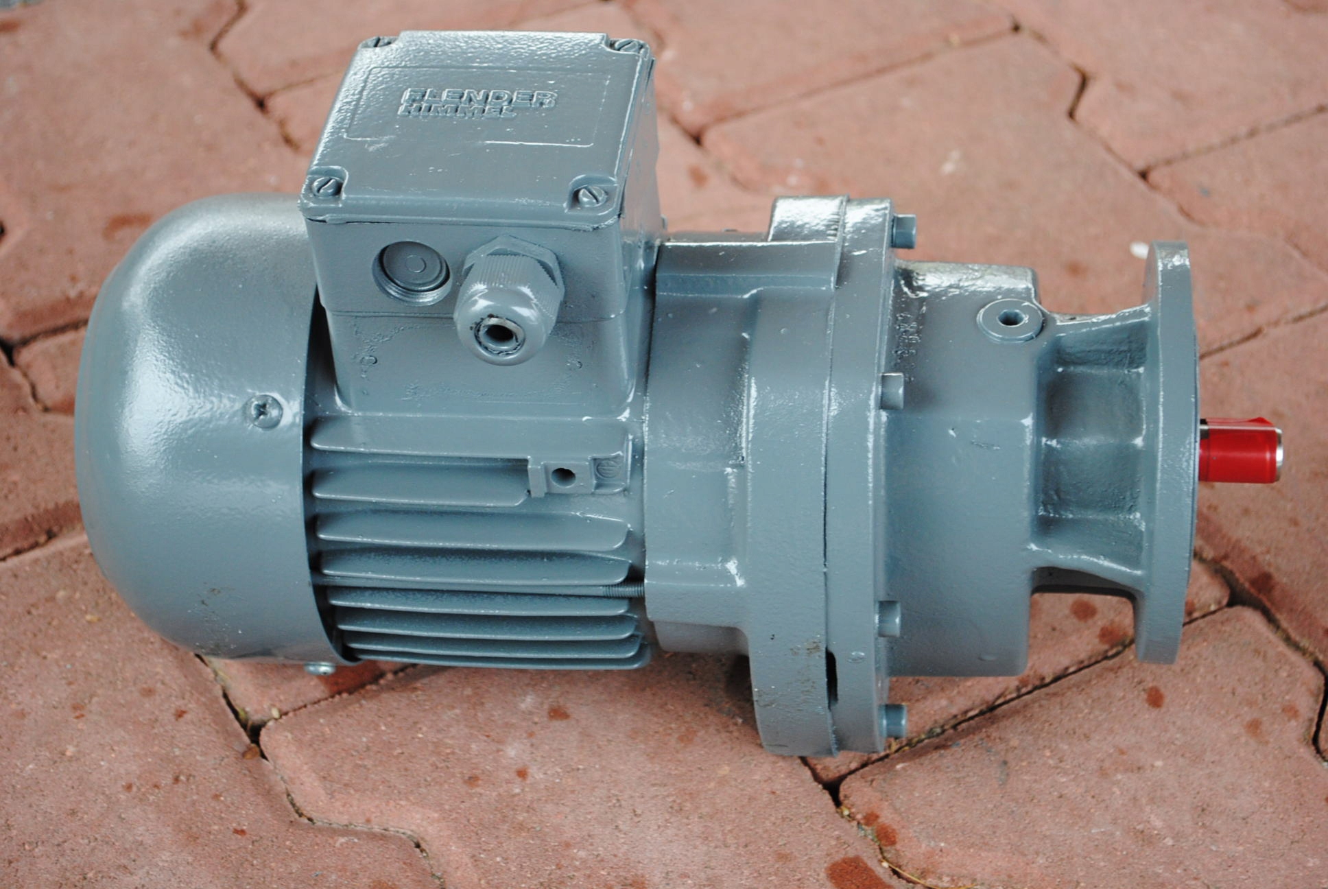 Motoreduktor kołnierzowy 0.18kw. 123obr. FLENDER! Kod producenta 13101980.021