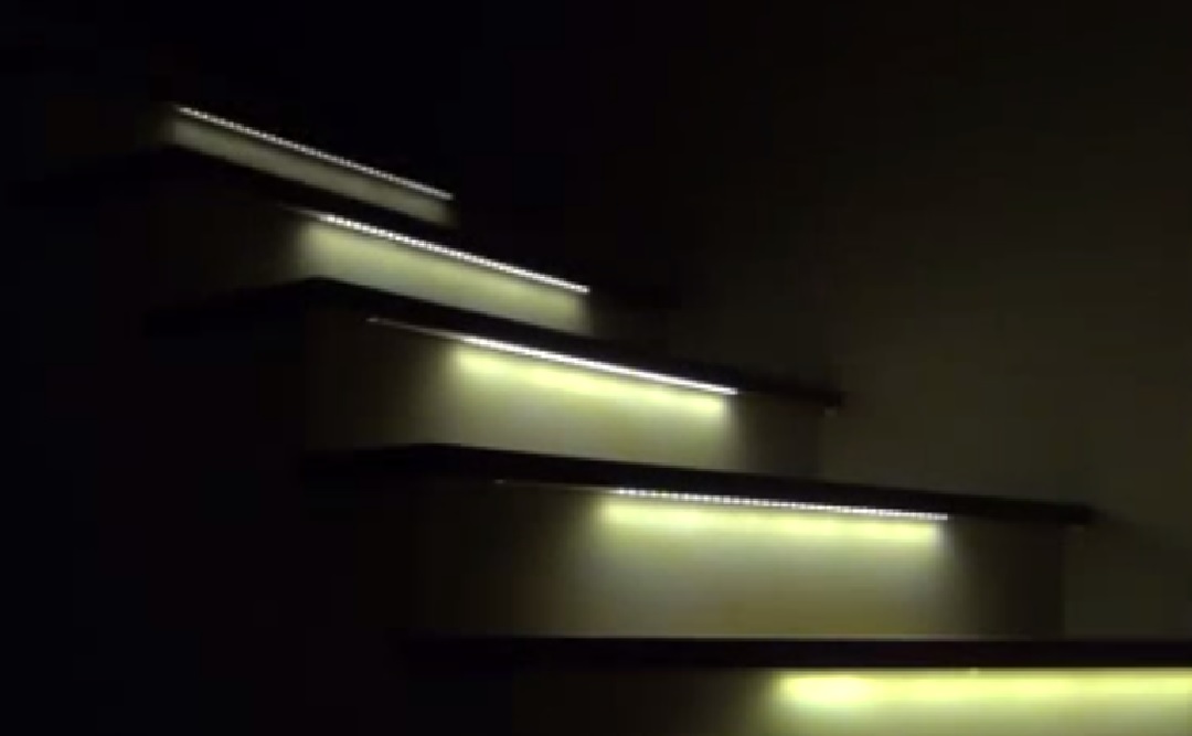 Sterownik schodowy LED smartLEDs S19-P typu FALA + sonda światła EAN (GTIN) 5903814480028