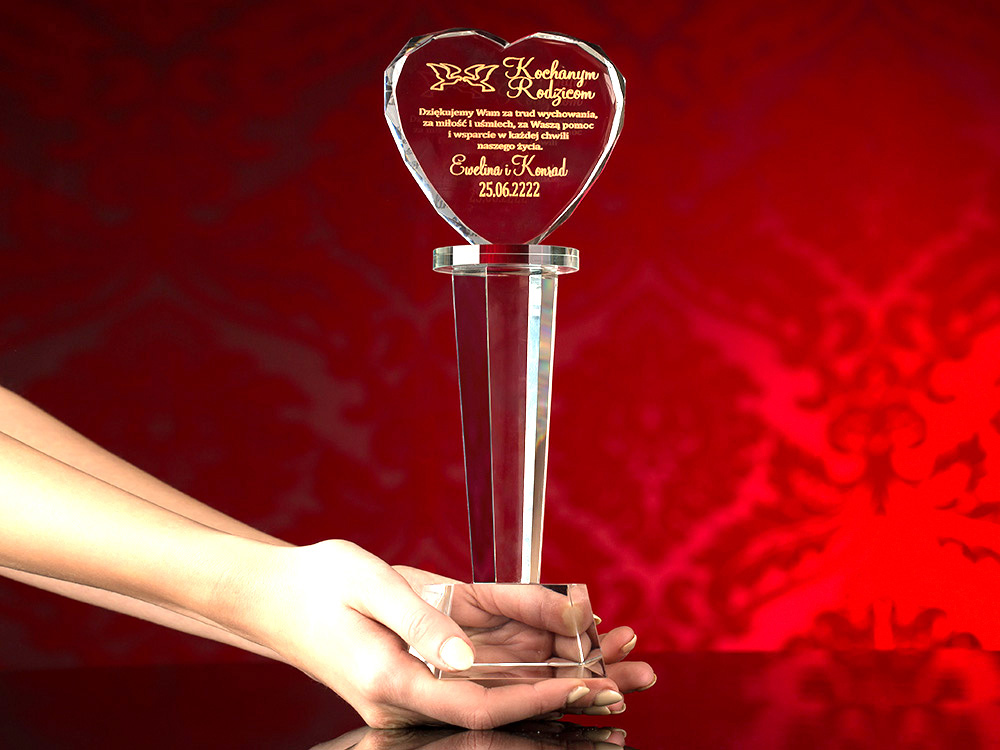 GRAWERNIA24 STATUETKA KRYSZTAŁOWA SERCE z ETUI Materiał dominujący inny