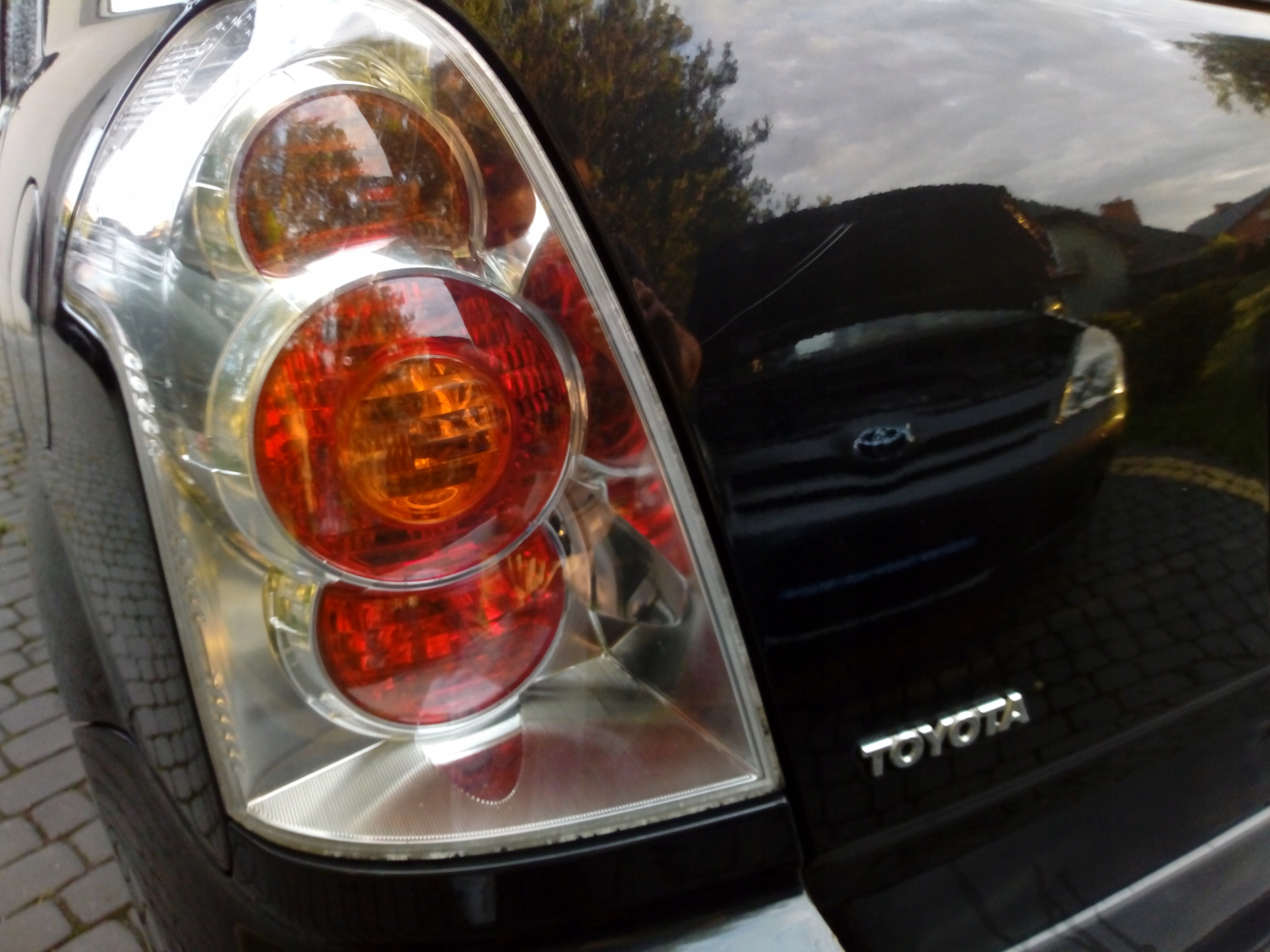 Toyota Corolla Verso lift lampa tyl lewa 7453745061