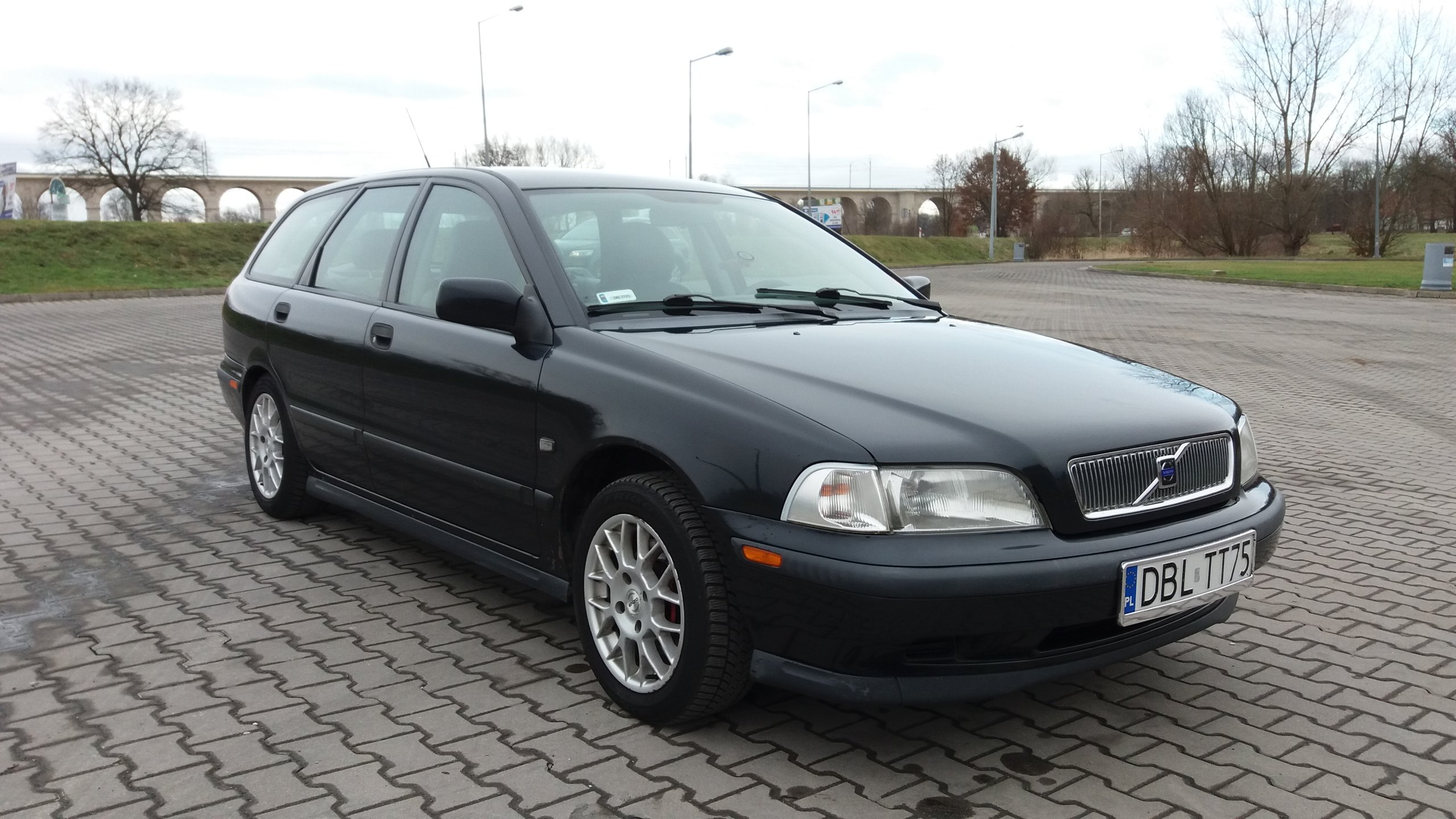 Ładne Volvo V40 1,9 TD Kombi 2000 rok - 7138439652 ...
