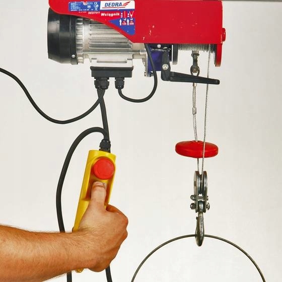 Электрическая лебедка 1000W 250/500 кг