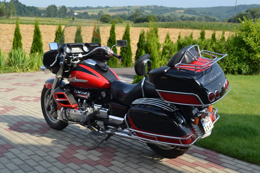 Honda valkyrie. Honda Valkyrie 1500. Honda gl1500 Valkyrie. Honda gl1500 Valkyrie Interstate. Хонда Валькирия 1500 Интерстейт.