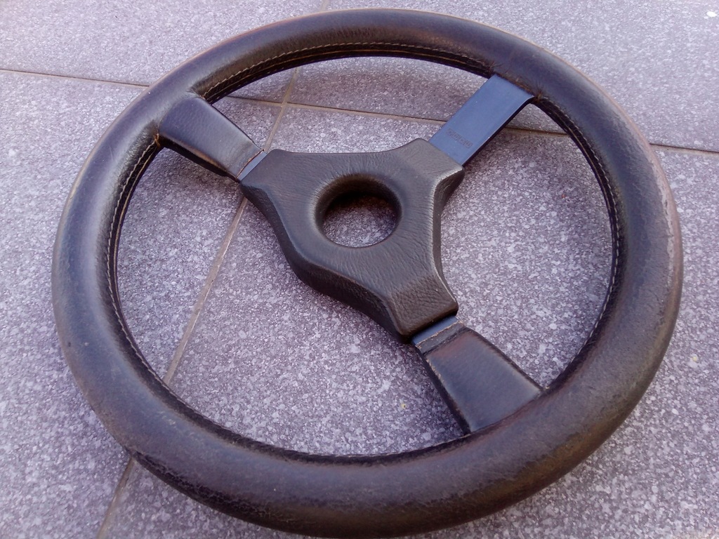 Kierownica MOMO CAVALLINO C35 inny pad