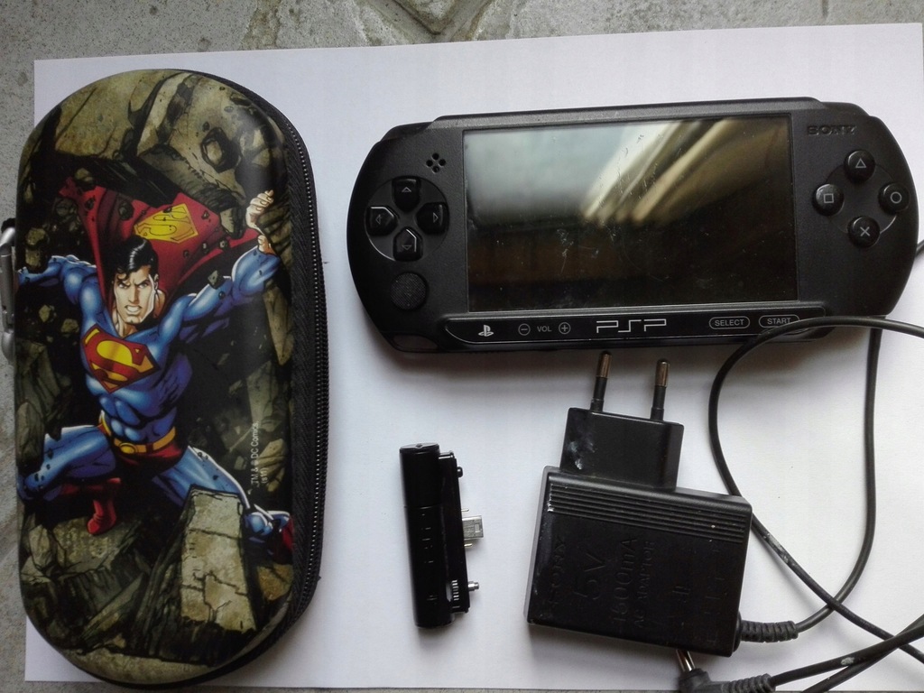 PSP plus 5 gier kamerka etui Superman