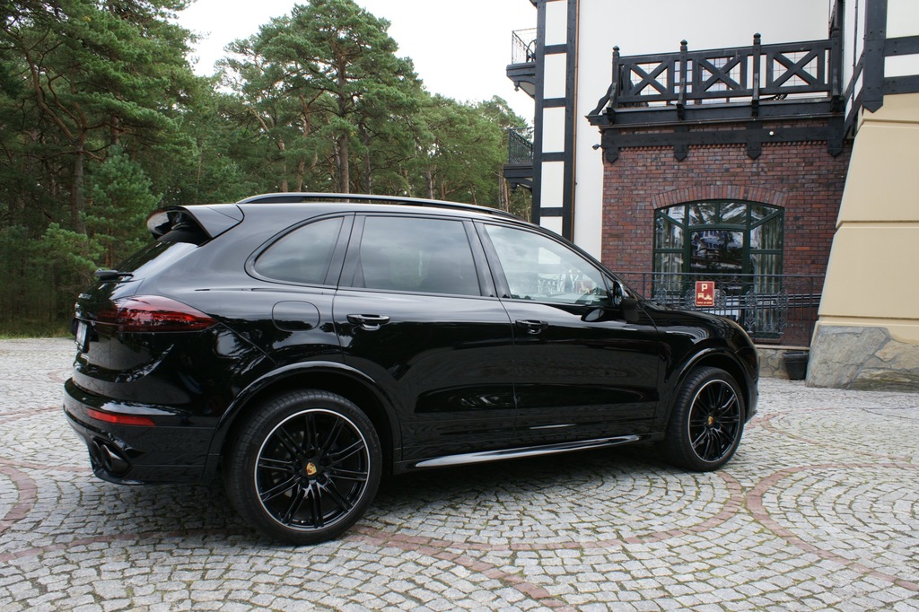 Porsche cayenne gts 2016