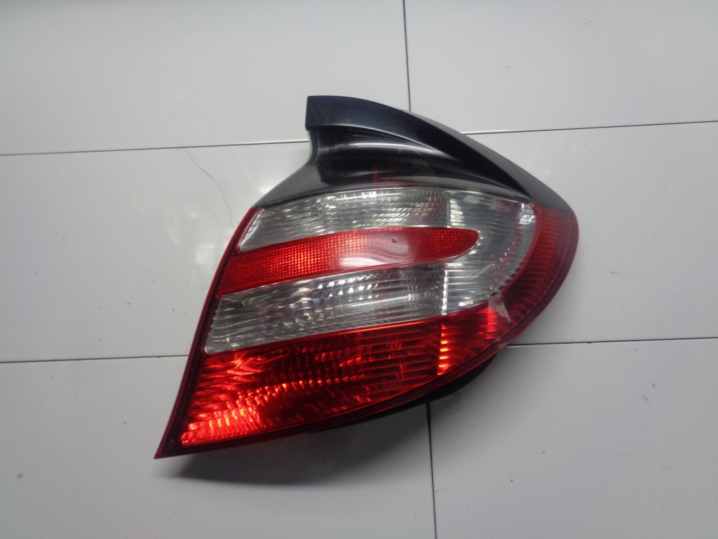 MERCEDES W203 COUPE LIFT LAMPA PRAWA TYL TYLNA
