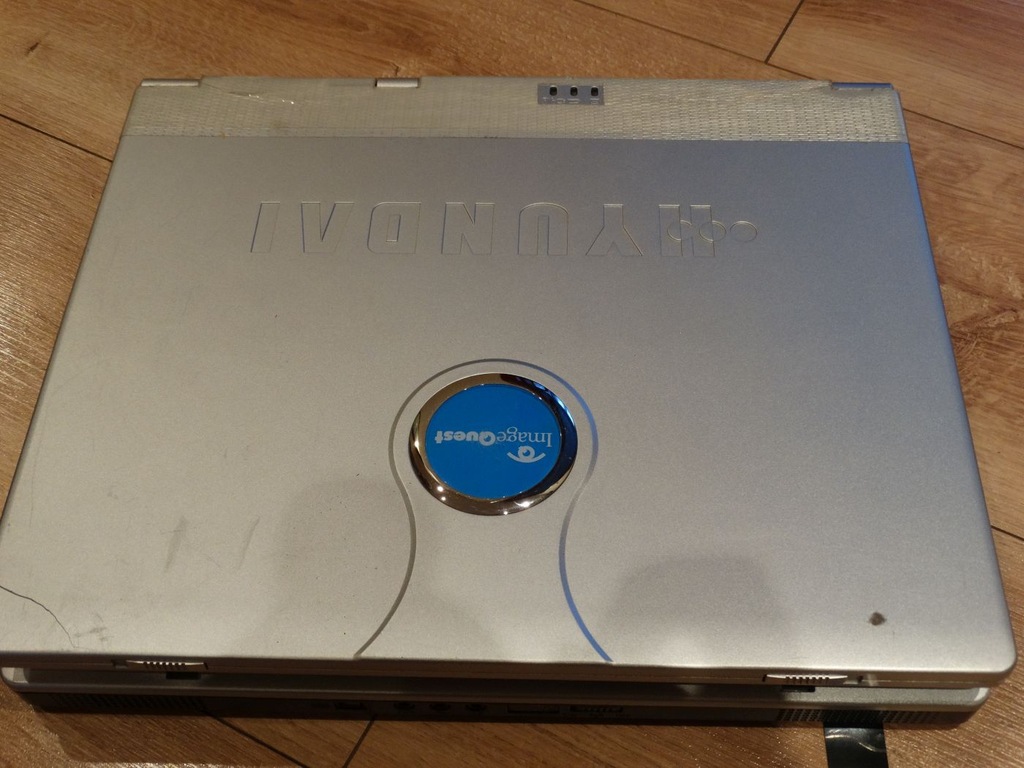 LAPTOP HYUNDAI model; P571  DC INPUT; 20V - 5A