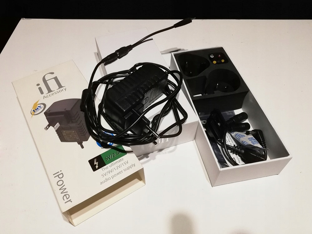 Ifi Audio iPower 5V - audiofilski zasilacz