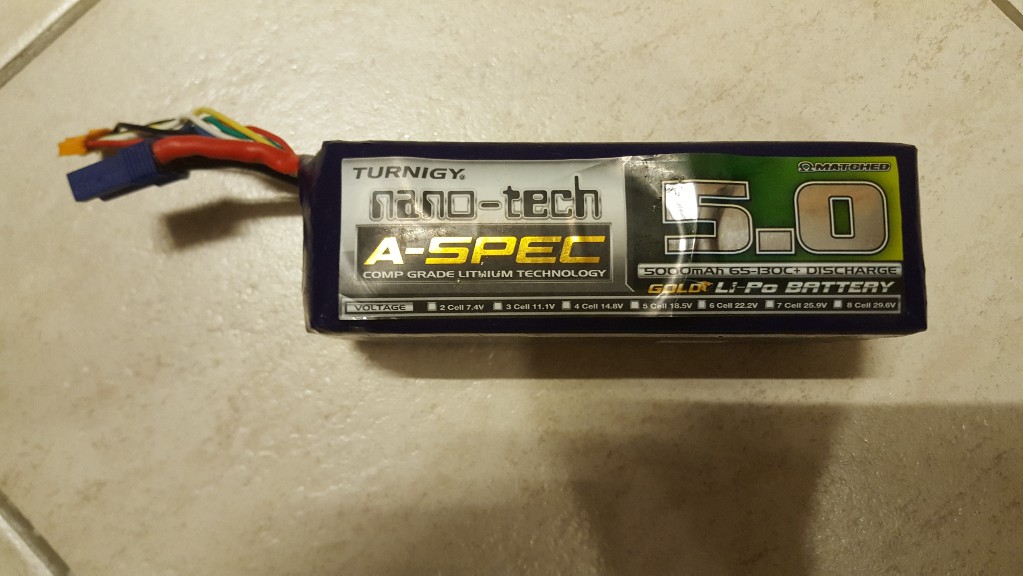Turnigy nano-tech 5000mah 6S 65 ~ 130C Lipo