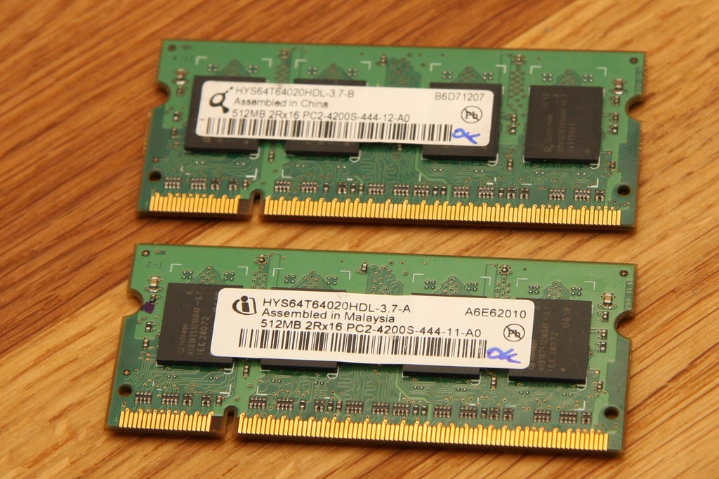 Pamięć Infineon DDR2 2x512MB PC2-4200S-444-11-A0
