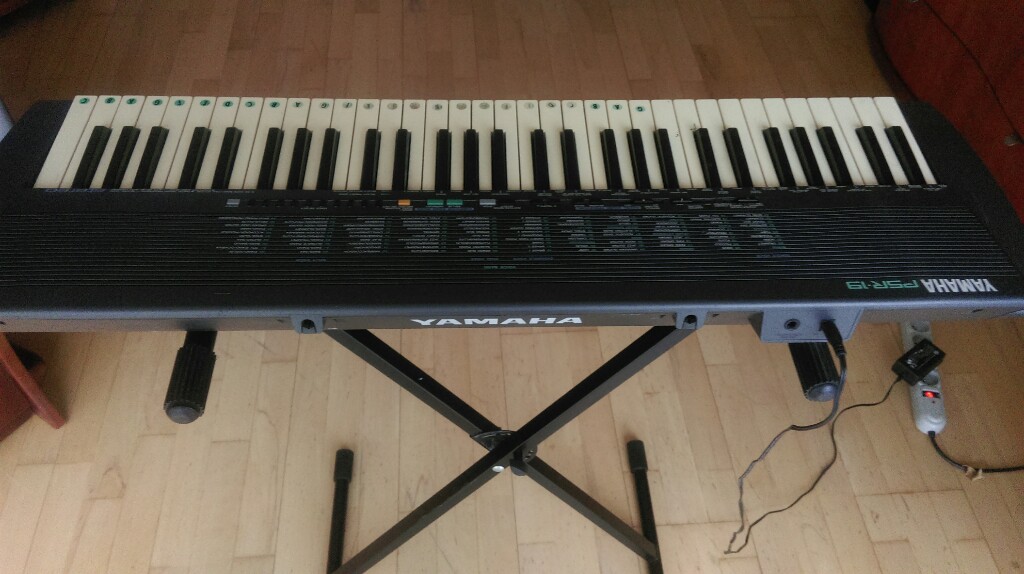 Duży keyboard Yamaha Psr 19 pianino elektroniczne. 7086405867