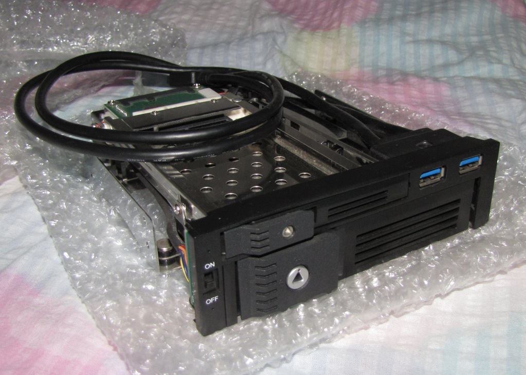 Multi Kieszeń SATA QuickPort 2.5/3.5'' USB 3.0