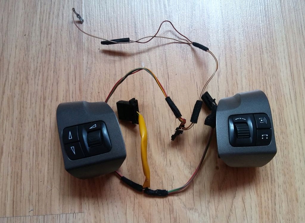 PRZYCISKI KIEROWNICY STEROWANIE ASTRA H ZAFIRA B