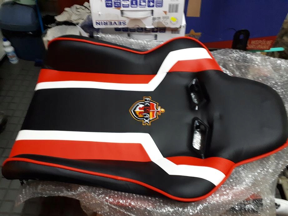 fotel gamingowy z masażem podnóżkiem ficmax COBRA 7647522190